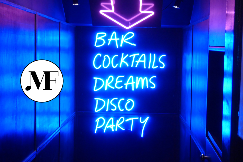 The Bar Situation - Full Price or Open?